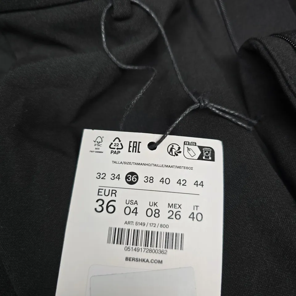 BERSHKA BLACK LOW RISE SLIM TROUSERS – WOMEN'S UK 8 (EU 36)