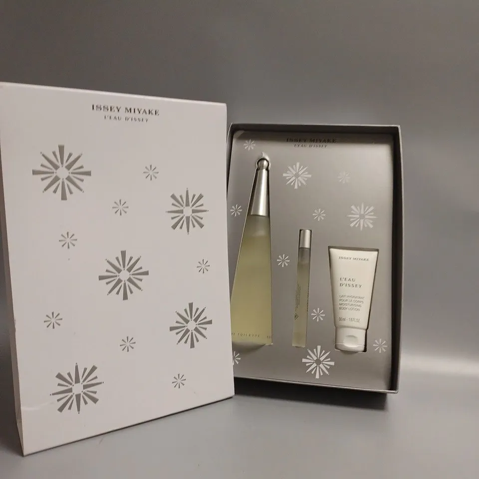 ISSEY MIYAKE  LADIES L'EAU D'ISSEY GIFT SET FRAGRANCES