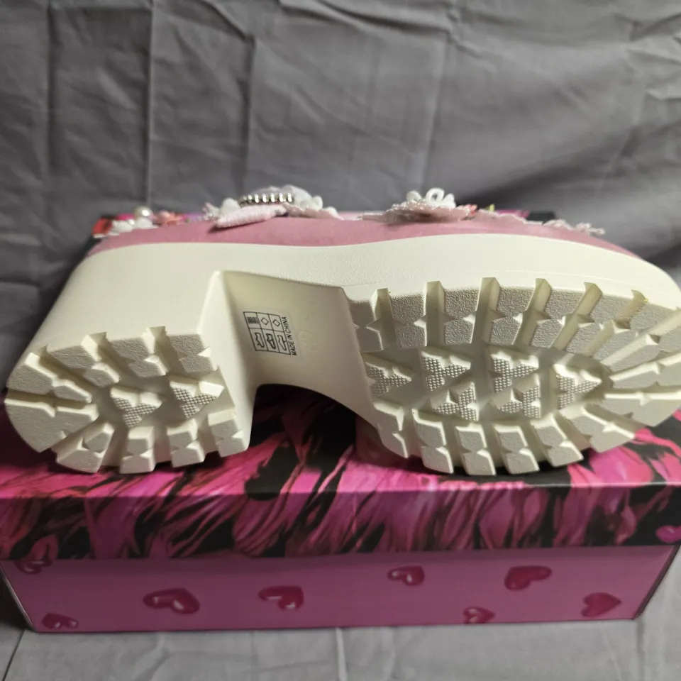 BOXED PAIR OF KOI FOOTWEAR TIRA PINK MARY JANES FAIRY POWDER EDITON - UK SIZE 6