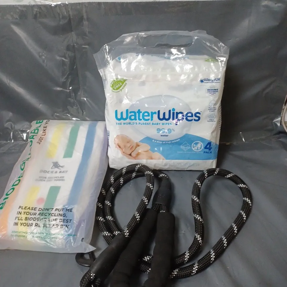 APPROXIMATELY 20 HOUSEHOLD ITEMS TO INCLUDE BABY WIPES, TOWEL AND A DOG LEAD