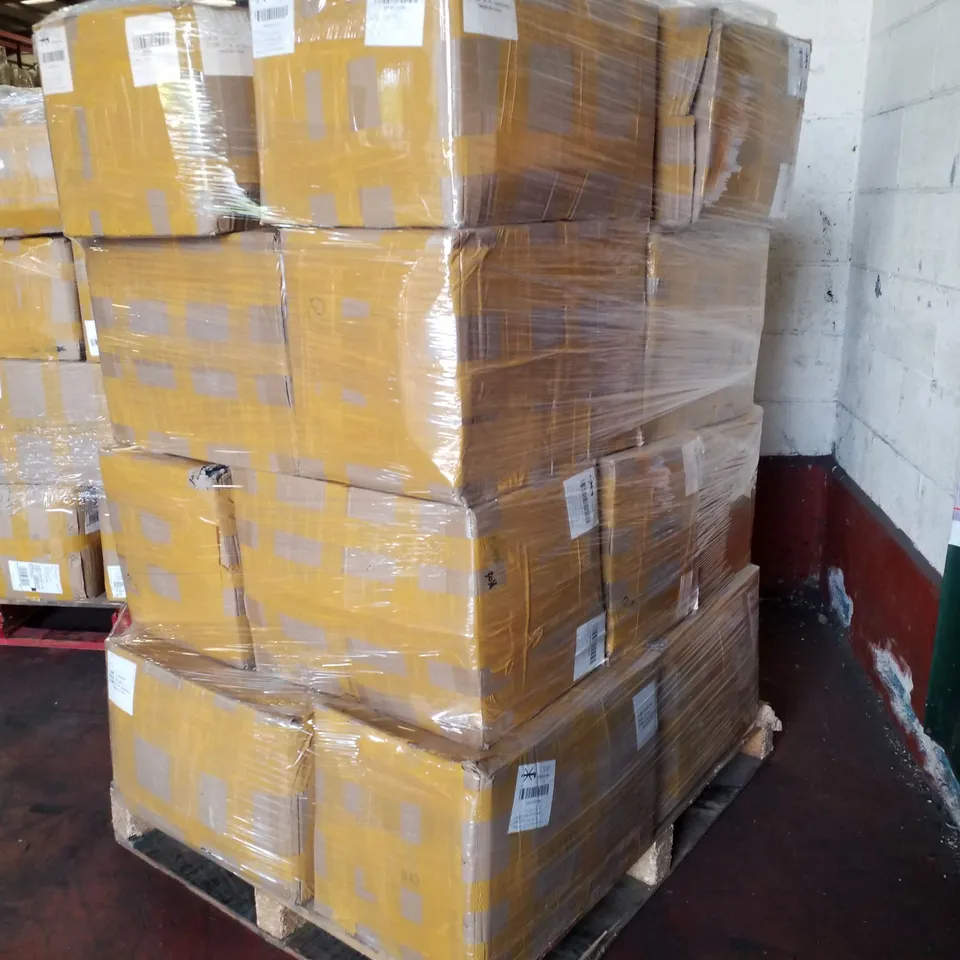 PALLET OF APPROXIMATELY 400 BRAND NEW GARDEN FURNITURE COVERS