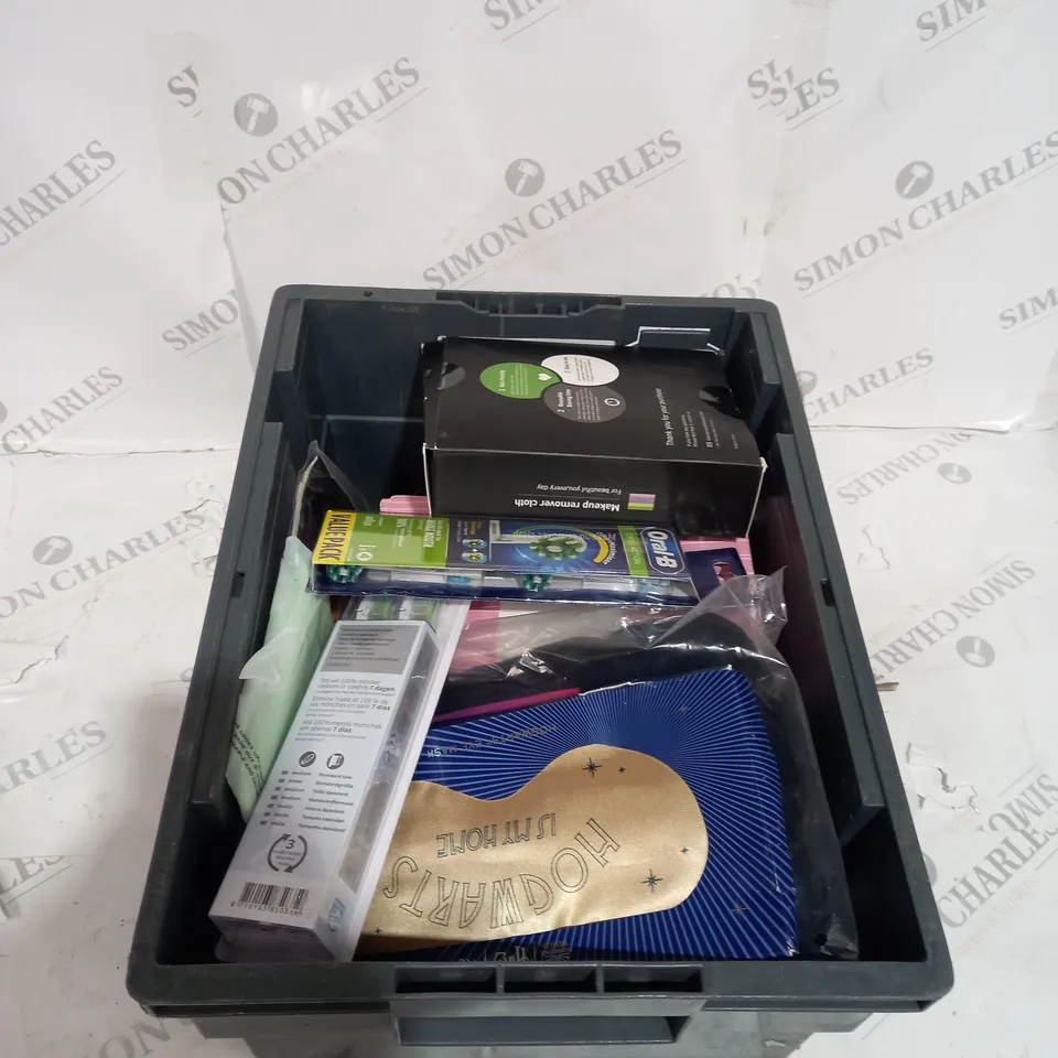 TOTE OF APPROXIMATELY 15 ASSORTED HOUSEHOLD  ITEMS TOO INCLUDE SLEEP MASKS , TOOTHBRUSH , MAKEUP CLOTH 