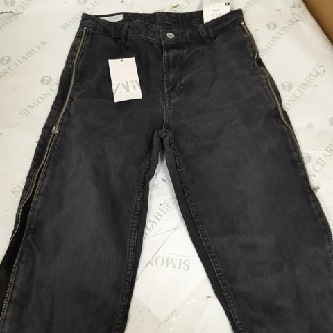 ZARA FLARE ZIP MID WAIST JEANS IN BLACK - SIZE EUR 38