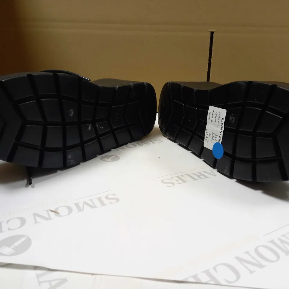 KOI BLACK FLATFORM LACE UP ANKLE BOOTS - SIZE 4