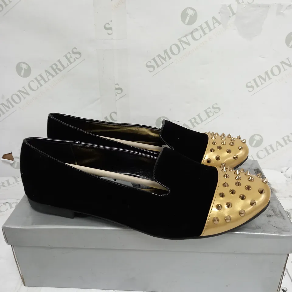 BOXED CASANDRA BLACK & GOLD SPIKED SHOES - SIZE 5