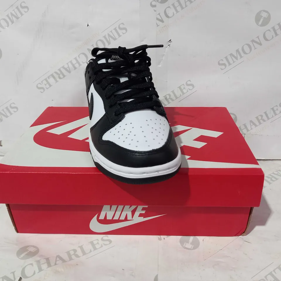 BOXED PAIR OF NIKE DUNK LOW SHOES IN BLACK/WHITE UK SIZE 4