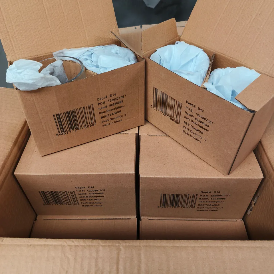 24 X GLASS BEE TEA MUGS 