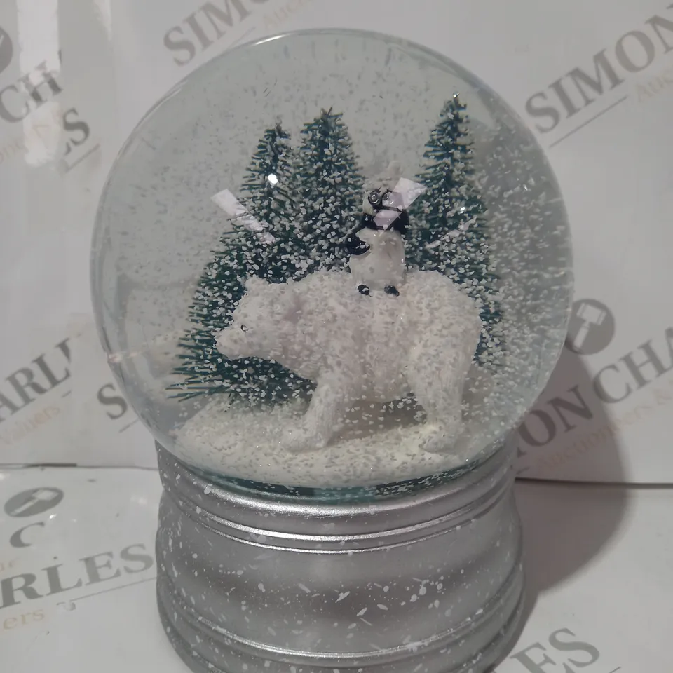 BOXED SANTA EXPRESS CHRISTMAS CHARACTER MUSICAL WATER SPINNER POLAR BEAR