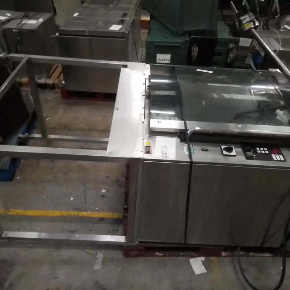 BKI COMMERCIAL SINGLE ROTISSERIE OVEN