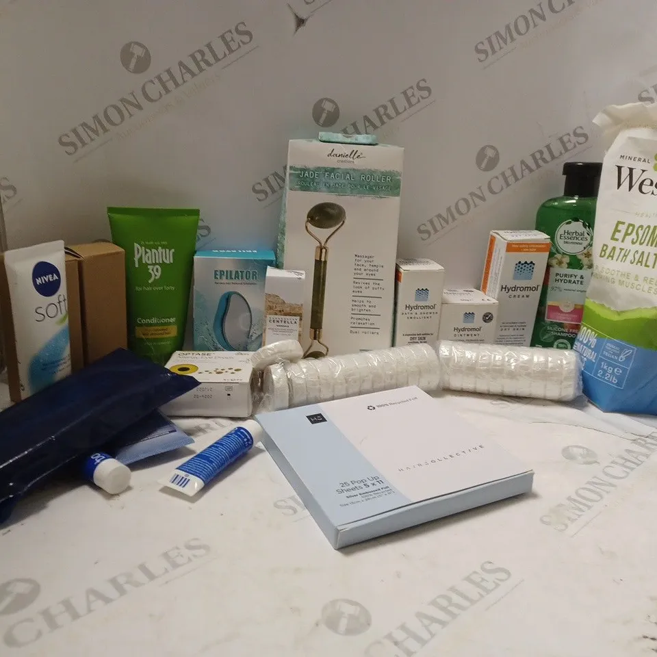 APPROXIMATELY 20 ASSORTED COSMETICS ITEMS TO INCLUDE WESTLAB EPSOM BATH SALTS (1kg), NIVEA SIFT MOSTURISING CREAM (75ml), HYDROMEL DRY SKIN CREAM (50g), ETC