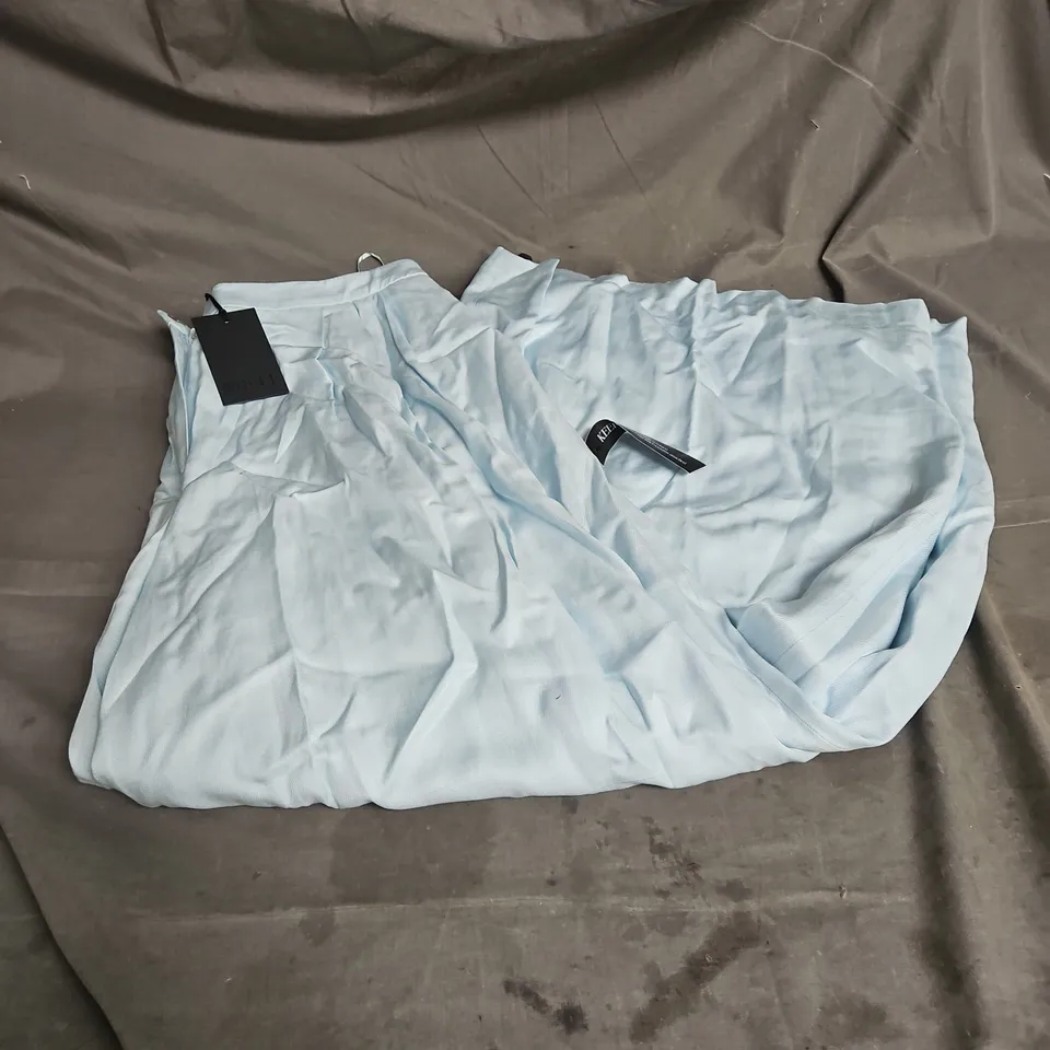MINT PLEATED WIDE LEG TROUSERS IN LIGHT BLUE SIZE 16R