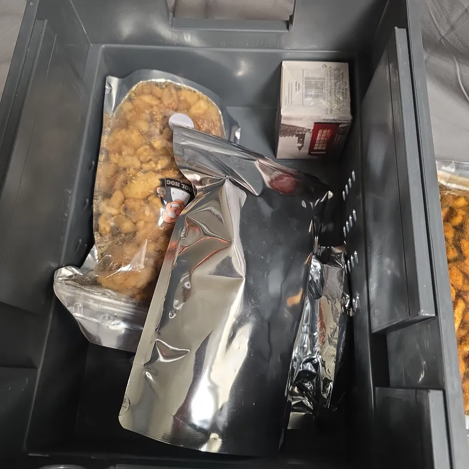 BOX OF APPROXIMATELY 7 ASSORTED FOOD ITEMS INCLUDING COOL HOG SCRATCHINGS AND HEINZ TOMATO KETCHUP