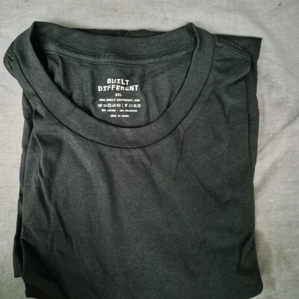 BUILT DIFFERENT CREW NECK T-SHIRT IN BLACK SIZE 2XL