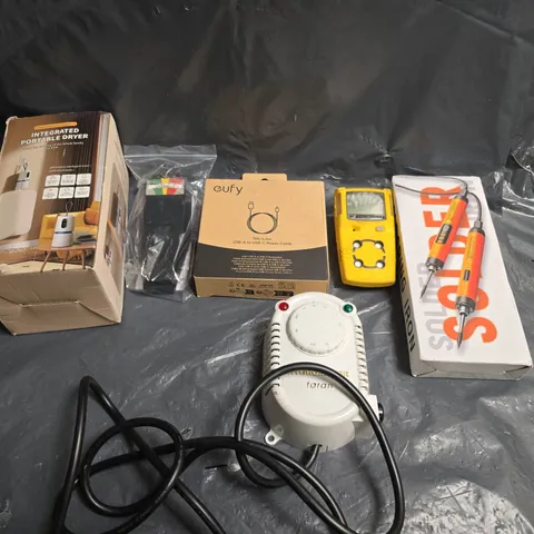 ASSORTED ELECTRONICS & GADGETS LOT – BOXED INTEGRATED PORTABLE DRYER PLUS ACCESSORIES