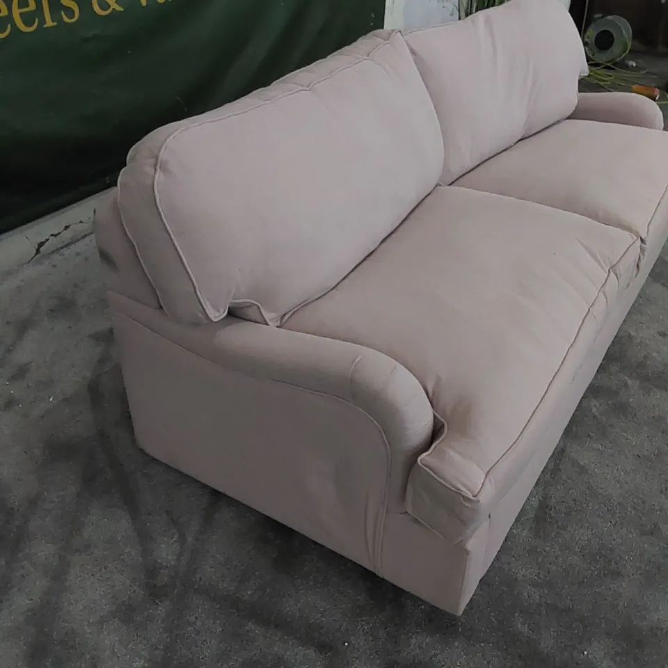 THE DOWNTOWN 4-SEATER SOFA BED 