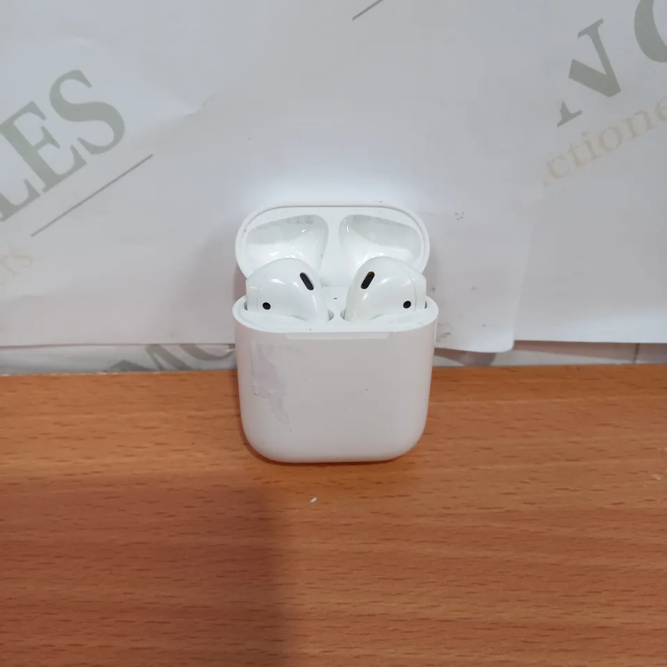 APPLE AIRPODS