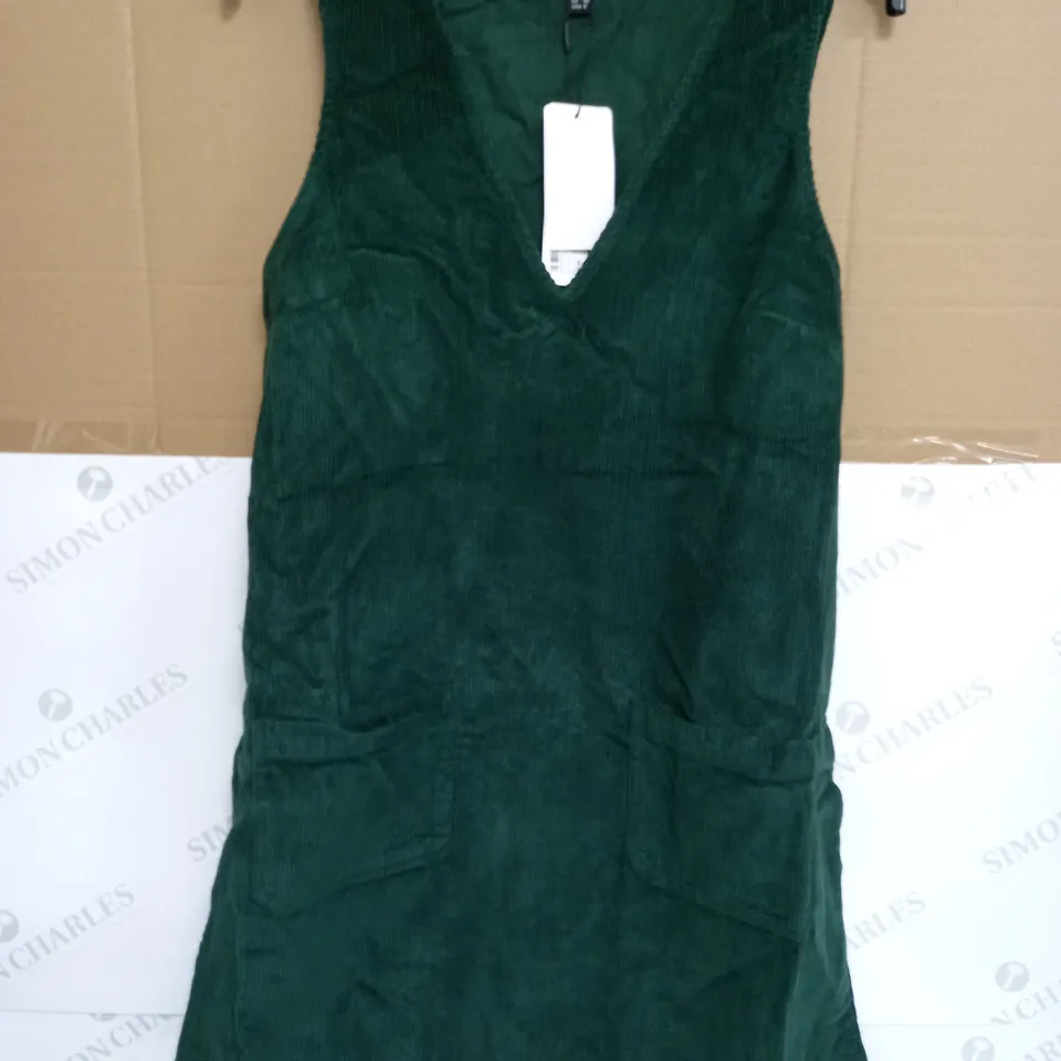 NOBODYS CHILD PIPER CORD PINNY IN WOVEN GREEN - UK 12