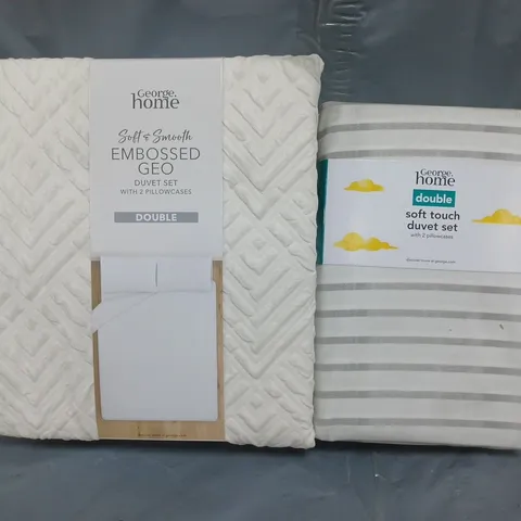 BOX OF APPROXIMATELY 15 ASSORTED BEDDING ITEMS TO INCLUDE SOFT TOUCH DUVET SET, EMBOSSED GEO DUVET SET, ETC - SIZES, COLOURS, AND STYLES VARY - COLLECTION ONLY