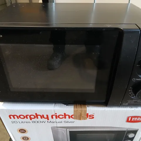 SHARP MICROWAVE OVEN – BLACK, 700W (MODEL: YC-G5011L-B)