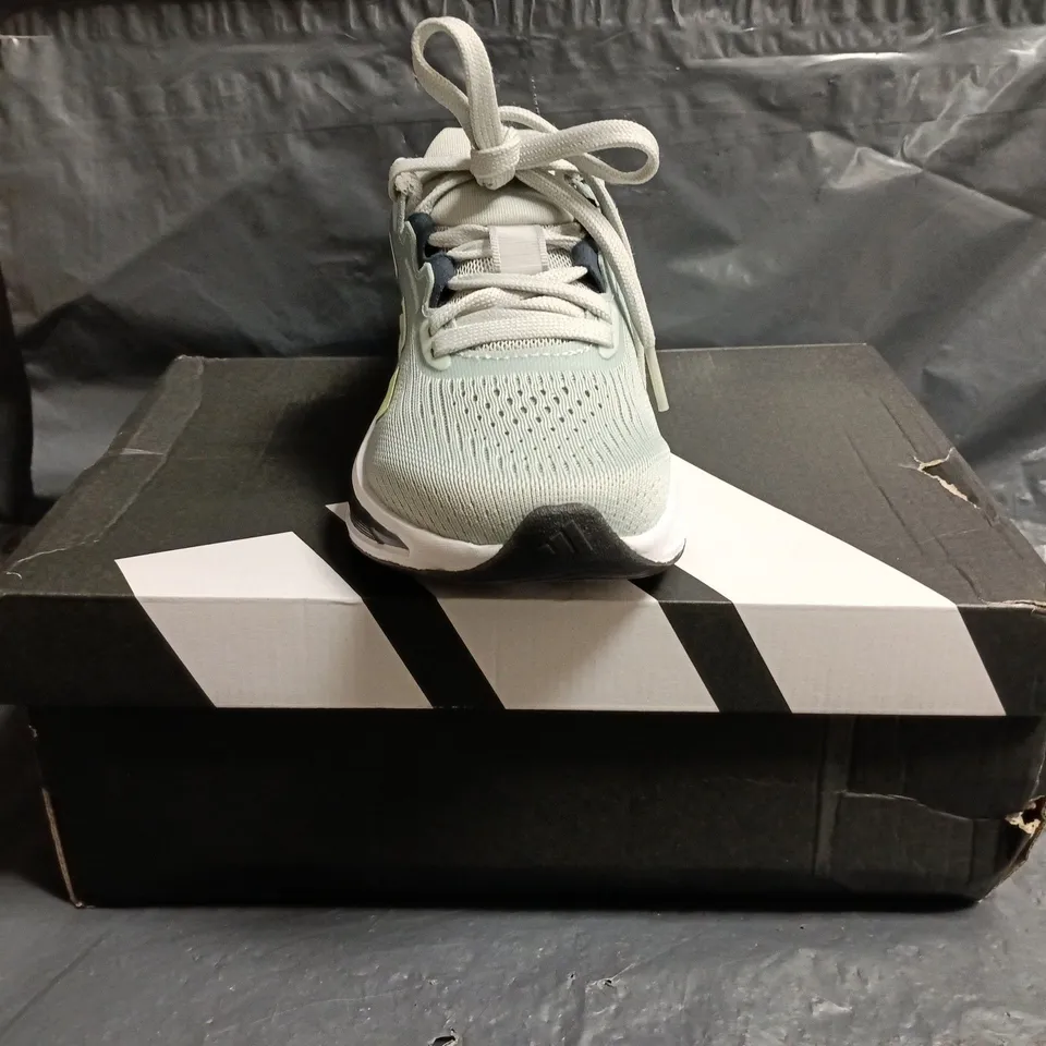 BOXED PAIR OF ADIDAS QUESTAR 3 TRAINERS IN PALE MINT/MULTI SIZE UK 4