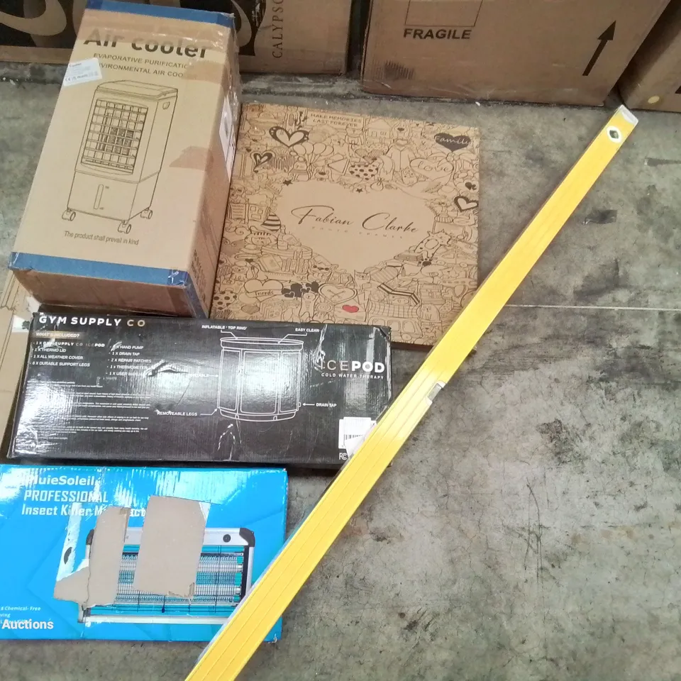 PALLET OF ASSORTED ITEMS INCLUDING AIR COOLER, PHOTO FRAMES, ICE POD, LEVEL, INSECT KILLER, GARDEN PARASOL