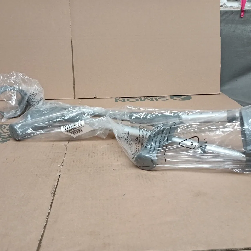 EUREKA PHYSIOCARE SET OF CRUTCHES