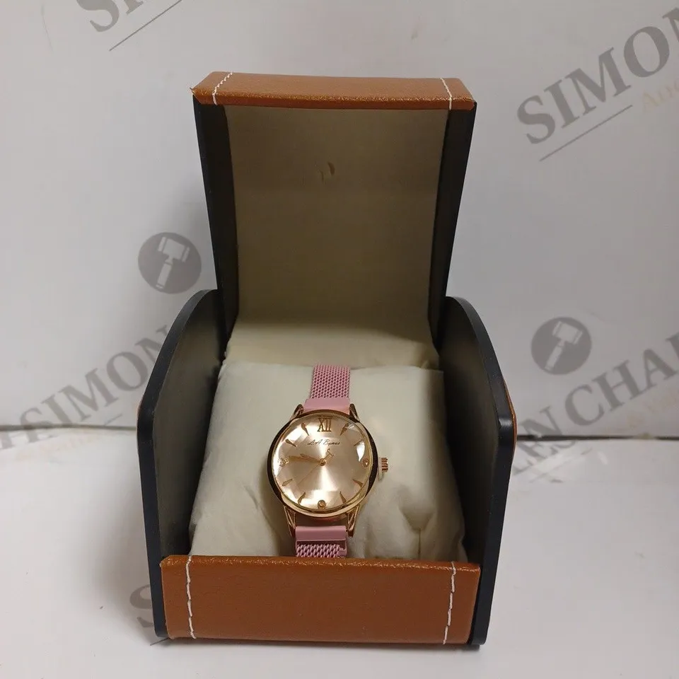 BOXED LA BANUS LUXURY LADIES WATCH 