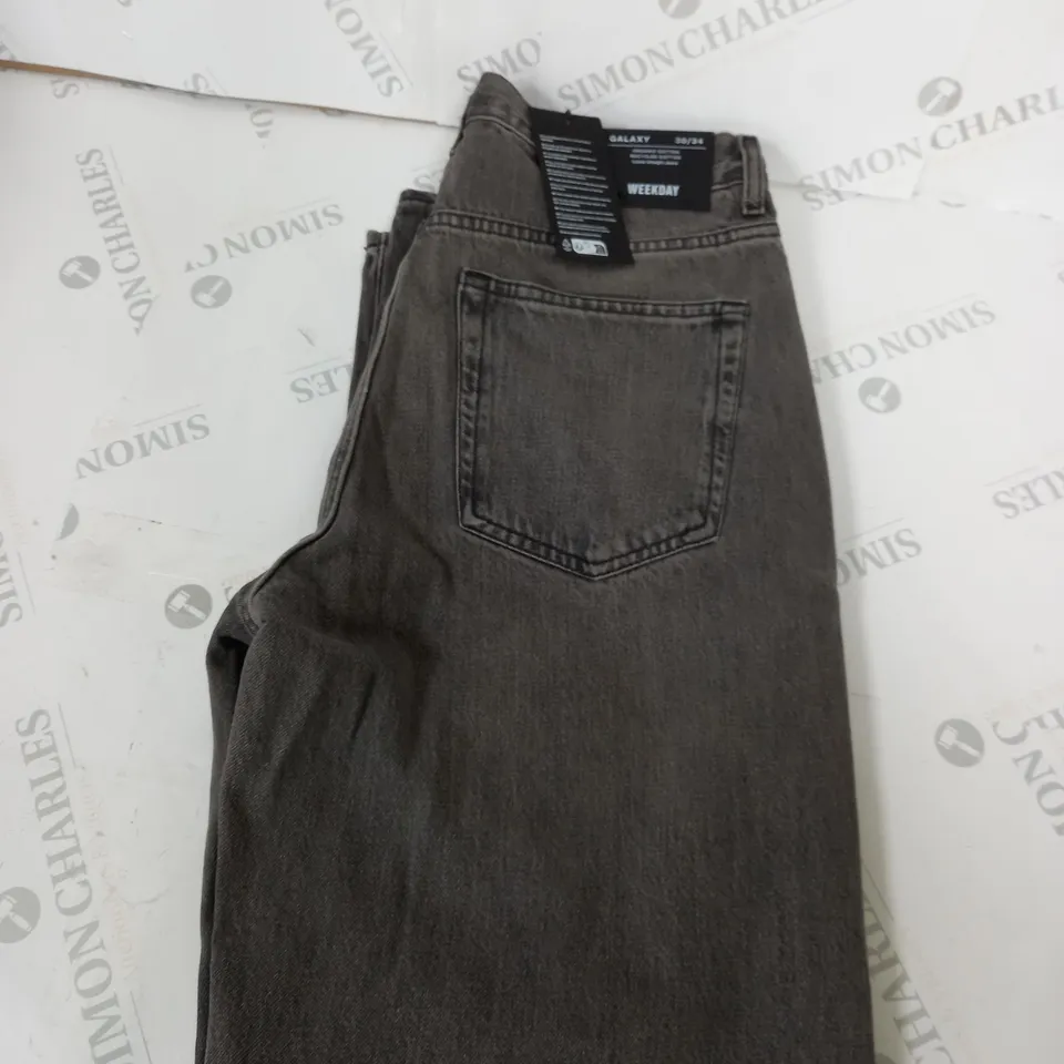 WEEKDAY LOOSE STRAIGHT DENIM JEANS SIZE W30 L34