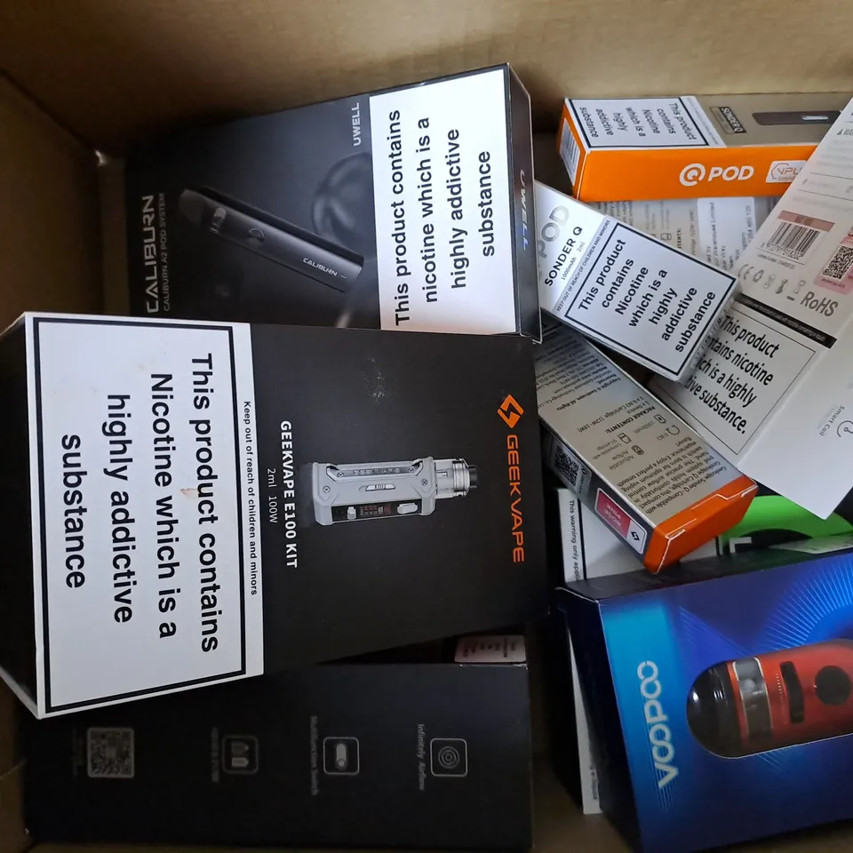APPROXIMATELY 10 ASSORTED E-CIGARETTE PRODUCTS TO INCLUDE GEEKVAPE E100 KIT, VAPORESSO LUXE X PRO, DRAG X PRO 