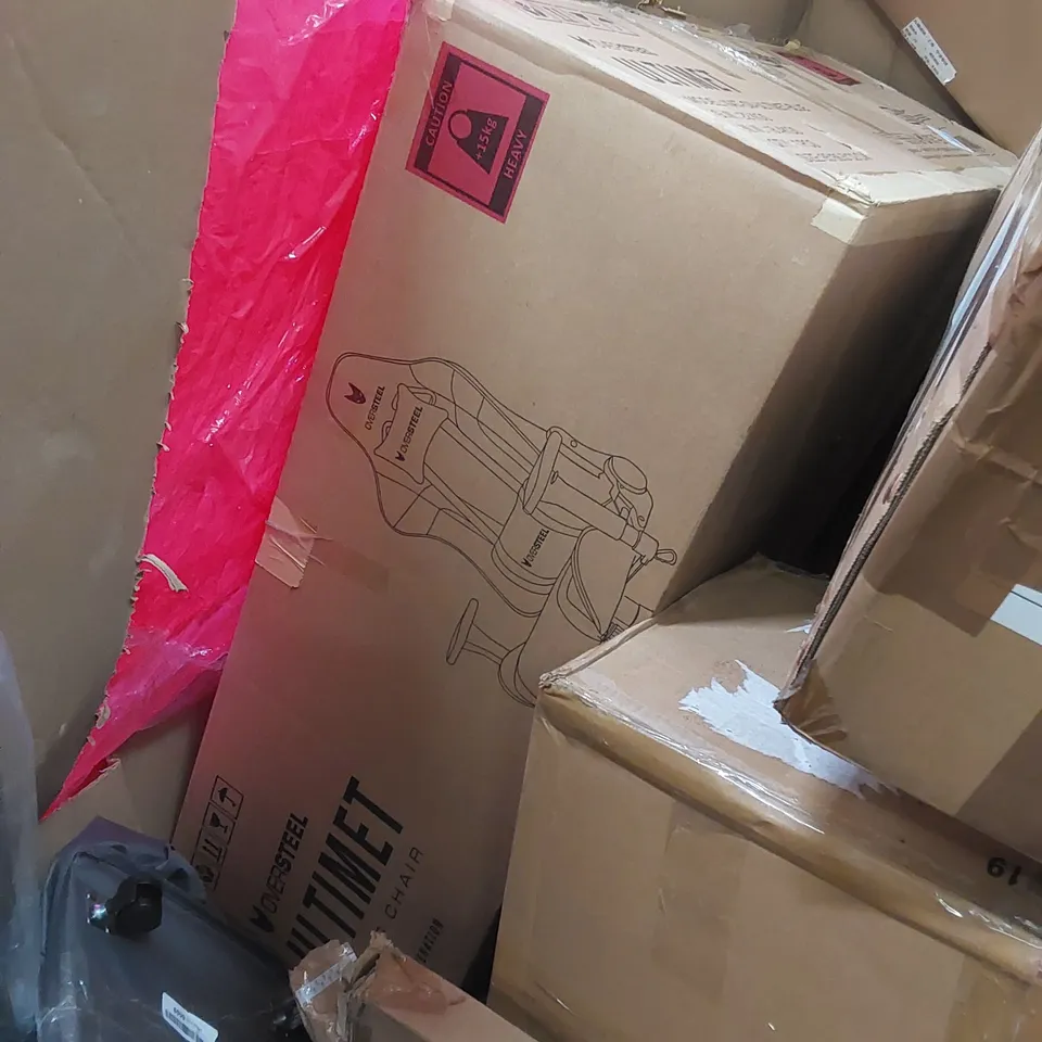 PALLET OF ASSORTED HOUSEHOLD ITEMS AND CONSUMER PRODUCTS TO INCLUDE;  GAMING CHAIRS, FOOTBALL NET, FLOOR MAT, BOXED FURNITURE ETC 