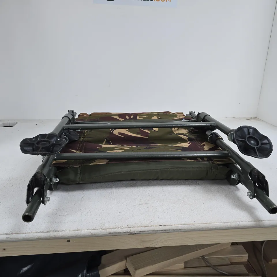 SABAR CAMOUFLAGE DESIGN CAMPING/FISHING PULL OUT CHAIR