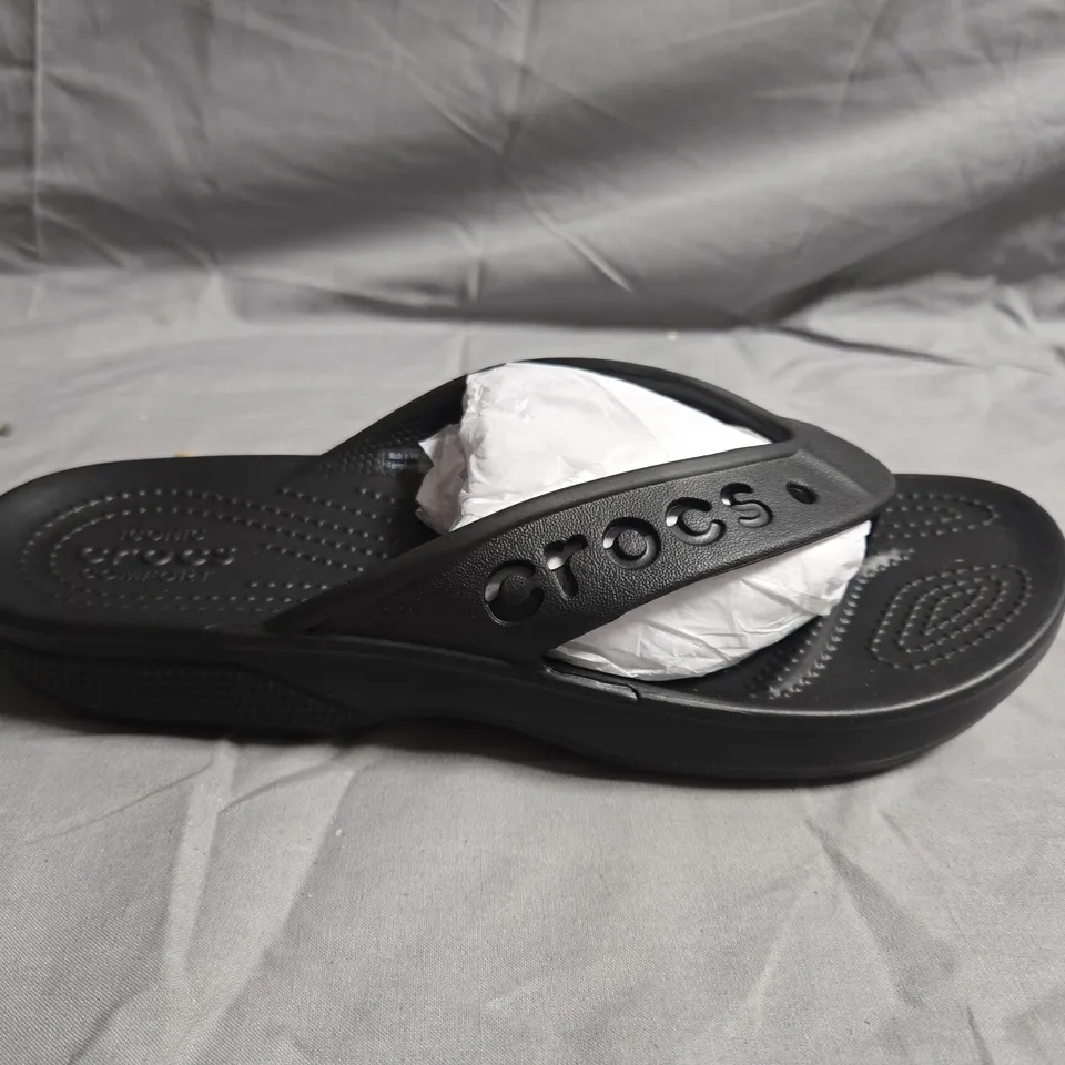 PAIR OF CROCS BAYA 2 FLIP FLOPS - UK SIZE JP