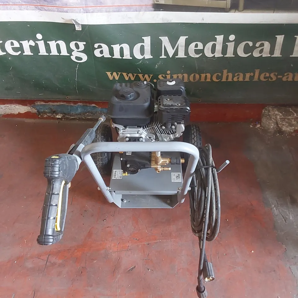 BRAND NEW KÄRCHER HD 7/20 G CLASSIC S/N 013079 PETROL PRESSURE WASHER