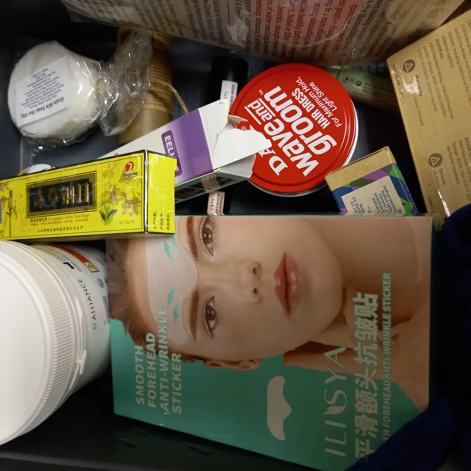 LOT OF APPROXIMATELY 20 ASSORTED HEALTH & BEAUTY ITEMS, TO INCLUDE BIOAQUA CREAM, FACE MASK, BEE EXESKIN, ETC