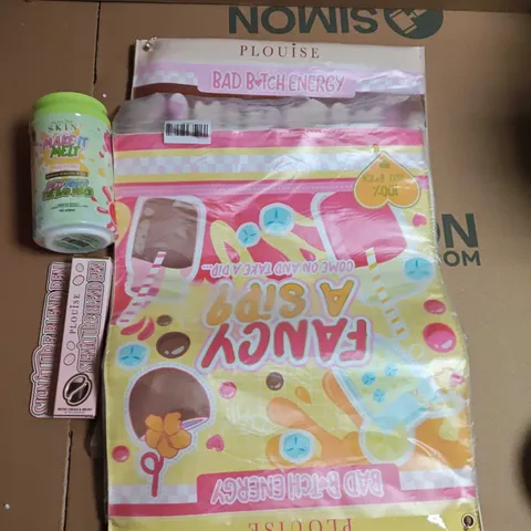 LOT OF 4 ASSORTED PLOUISE ITEMS TO INCLUDE ZIPPE DBAGS, MAKE-UP WIPES ANSD BLEND PEN