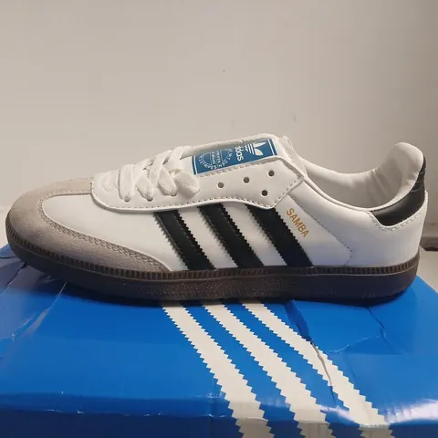 ADIDAS SAMBA SNEAKERS – WHITE/BLACK, UK 7.5 (US 8) – BOXED