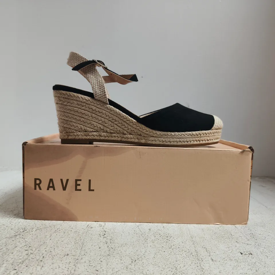 BOXED PAIR OF RAVEL CLOSED TOE WEDGE SANDALS IN BLACK/SAND SIZE UK 6