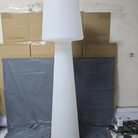 LARGE PLASTIC LED FLOOR LAMP