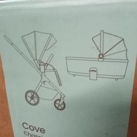BOXED SILVER CROSS COVE STROLLER & CARRYCOT 