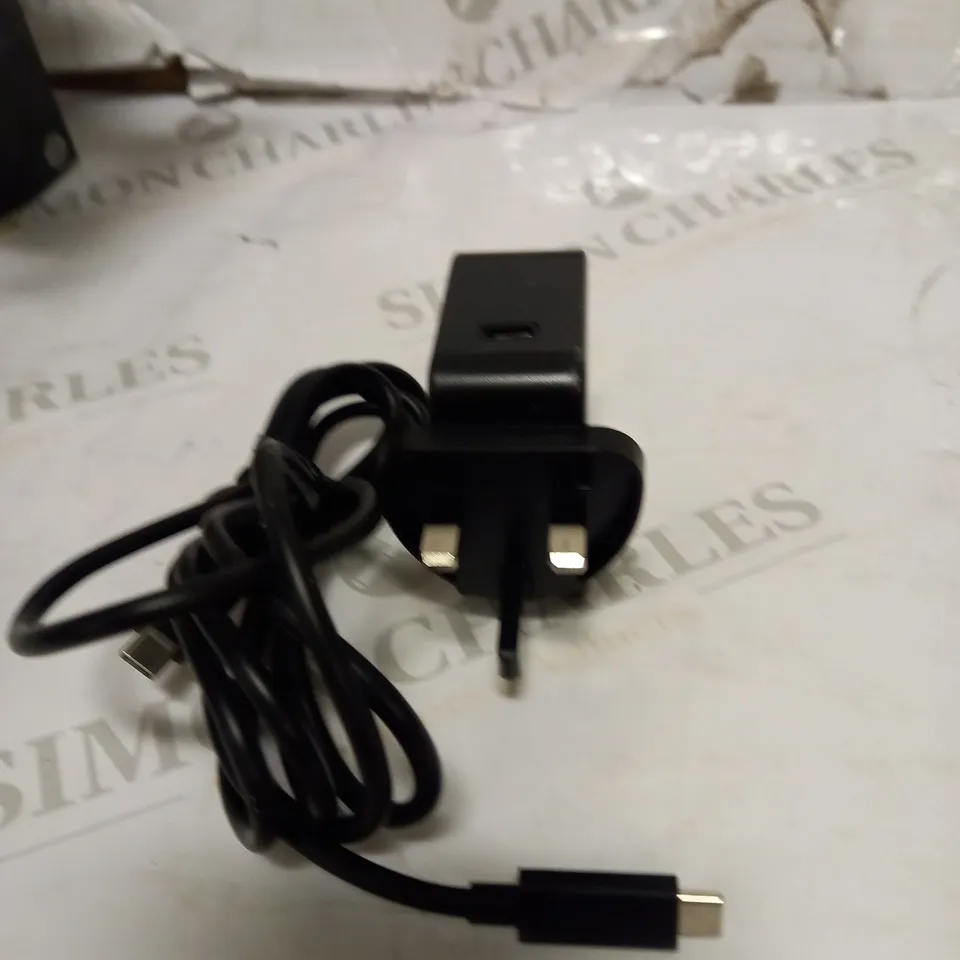 65W USB-C UNIVERSAL CHARGER 