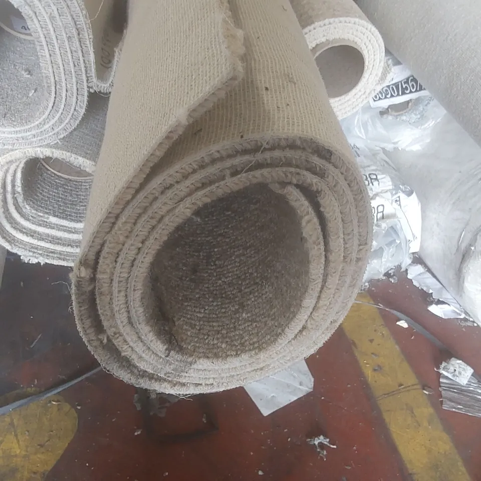 ROLL OF QUALITY RARE BREEDS LOOP COTTON CARPET - APPROXIMATELY 5 x 2.2m