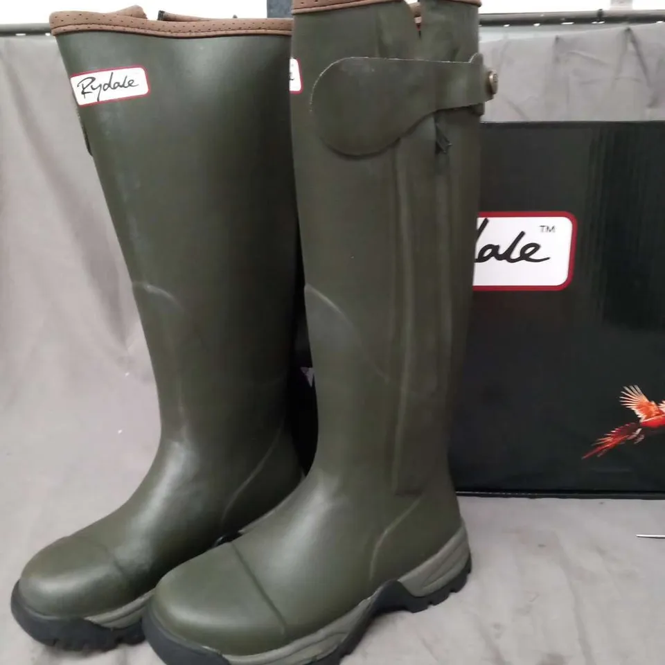 BOXED RYDALE GRANSMOOR IV ZIP WELLINGTONS OLIVE SIZE 4