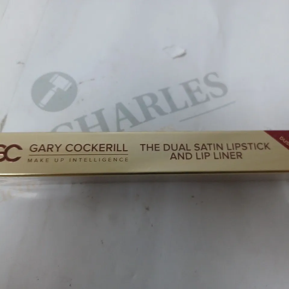 GARY COCKERIL DUAL LIPSTICK AND LINER 