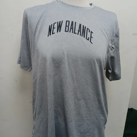 NEW BALANCE OVERSIZE T SHIRT IN GREY SIZE SMALL