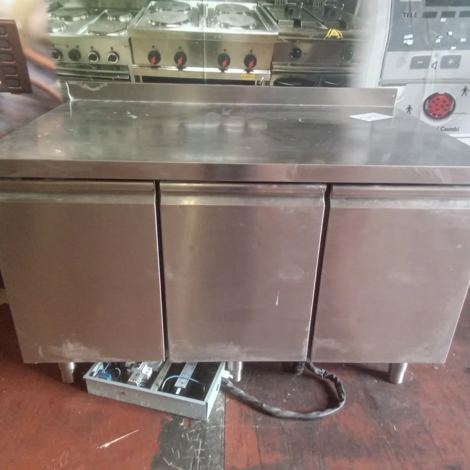 3 DRAWER CHILLER WITH WORKSPACE