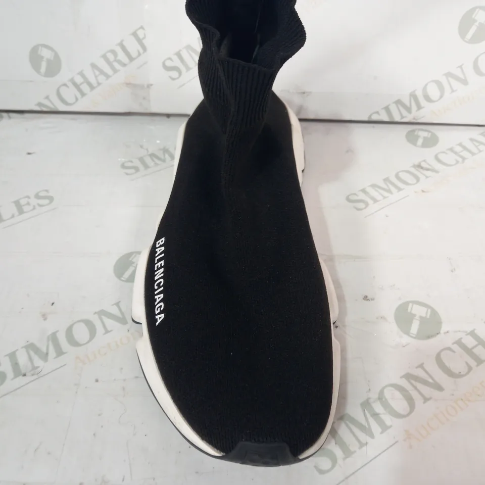 PAIR OF BALENCIAGA SHOES IN BLACK UK SIZE 5