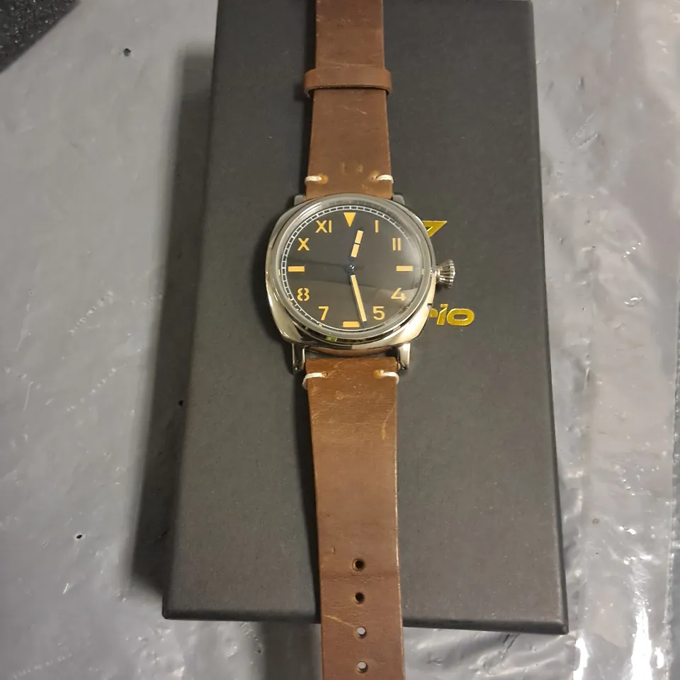 TANDORIO STAINLESS STEEL A7TOMATIC MOVEMENT WATCH WITH LEATHER STRAP