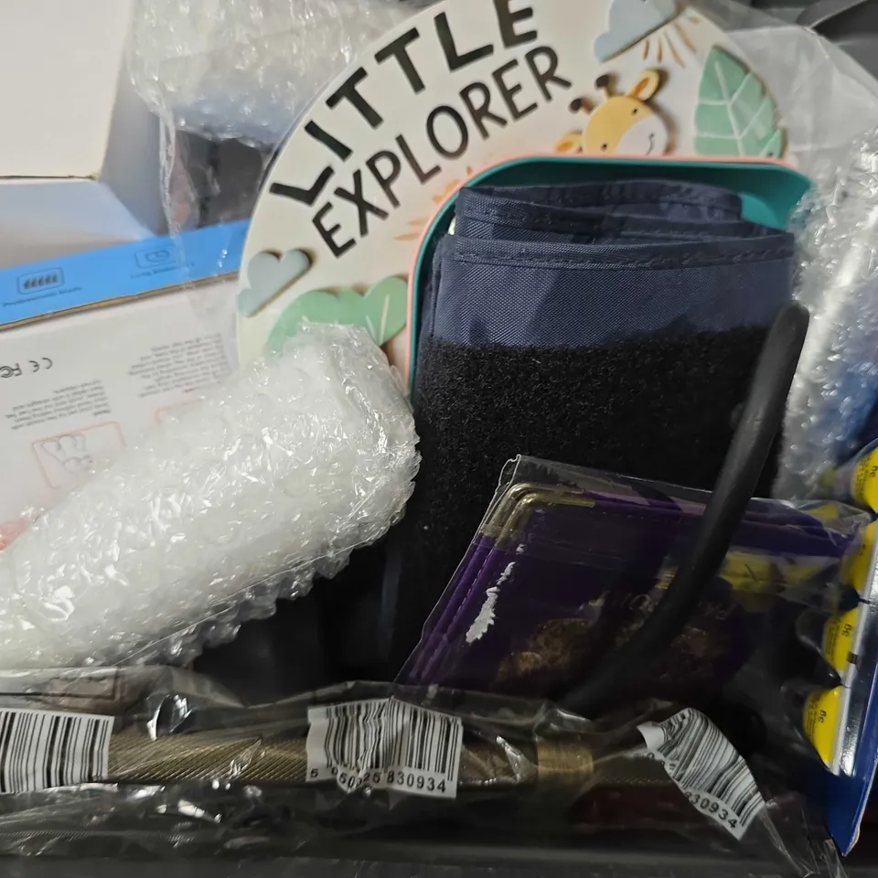 APPROXIMATELY 13 ASSORTED ITEMS TO INCLUDE - SUPER GLUE , HOSE GUN ETC 