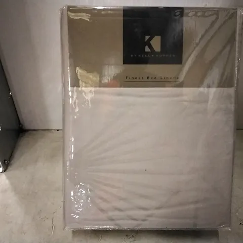 BRAND NEW KELLY HOPPEN DUVET SET , TAUPE, KING SIZE