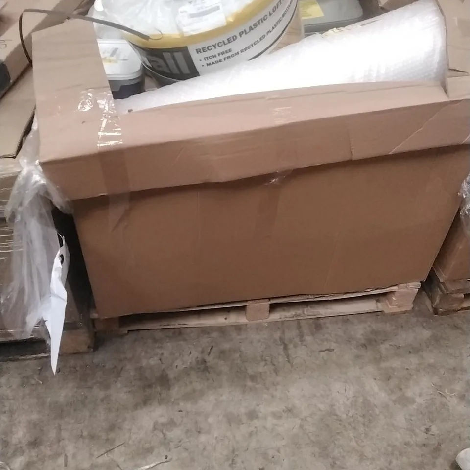 PALLET OF ASSORTED DIY, HOME IMPROVEMENT AND BUILDING PRODUCTS TO INCLUDE; PATIO JOINT MORTAR, PATIO DRIVEWAY SEALER, LOFT INSULATION, LOFT LEGS, PU MORTAR FOAM ETC